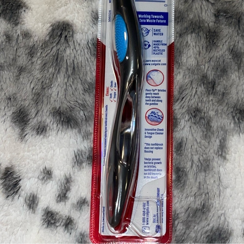 Colgate Toothbrush - Picture 6 of 8